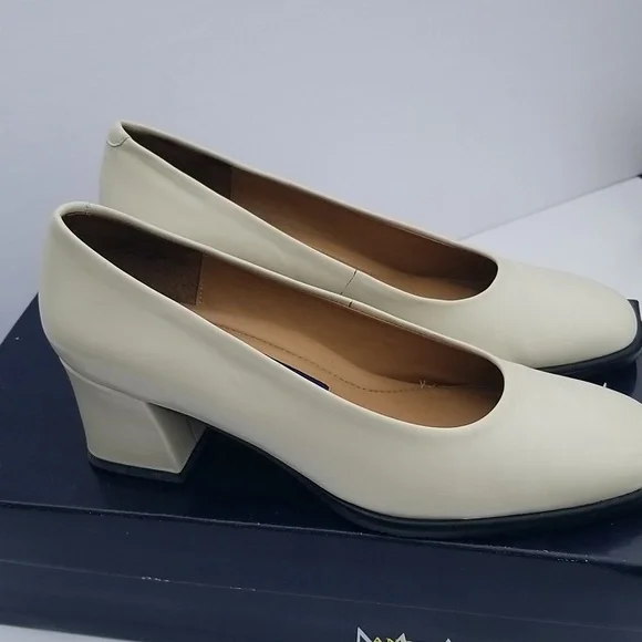 Andrew Geller Magic Women's Bliss Bone Pumps 6.5 M - Picture 2 of 8